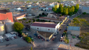 Cola de tractores en la Cooperativa San Antonio Abad